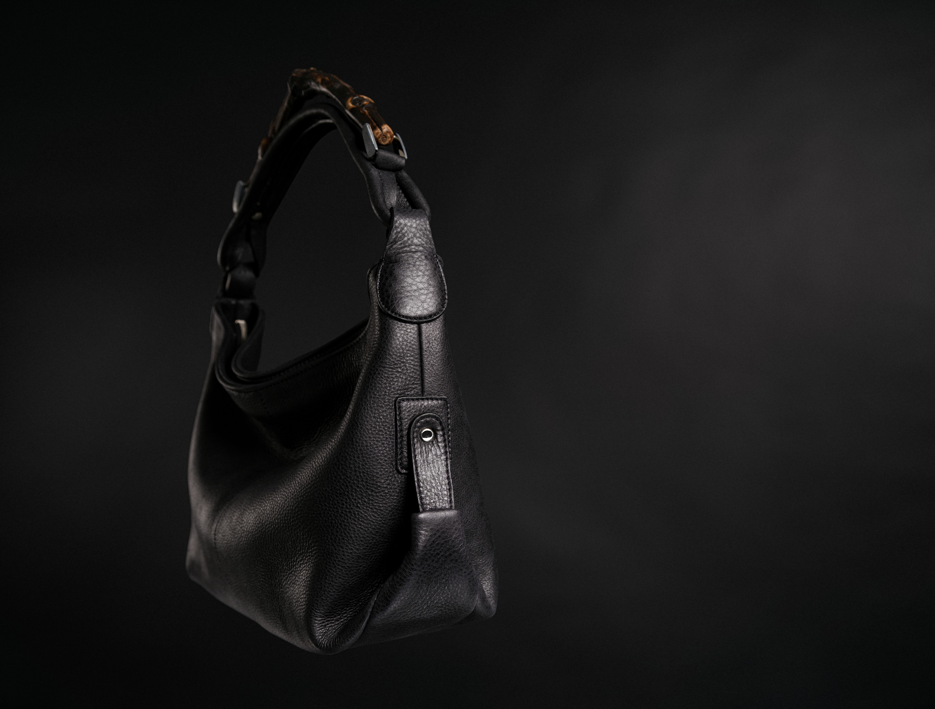 TANIN BLACK — three-quarter view