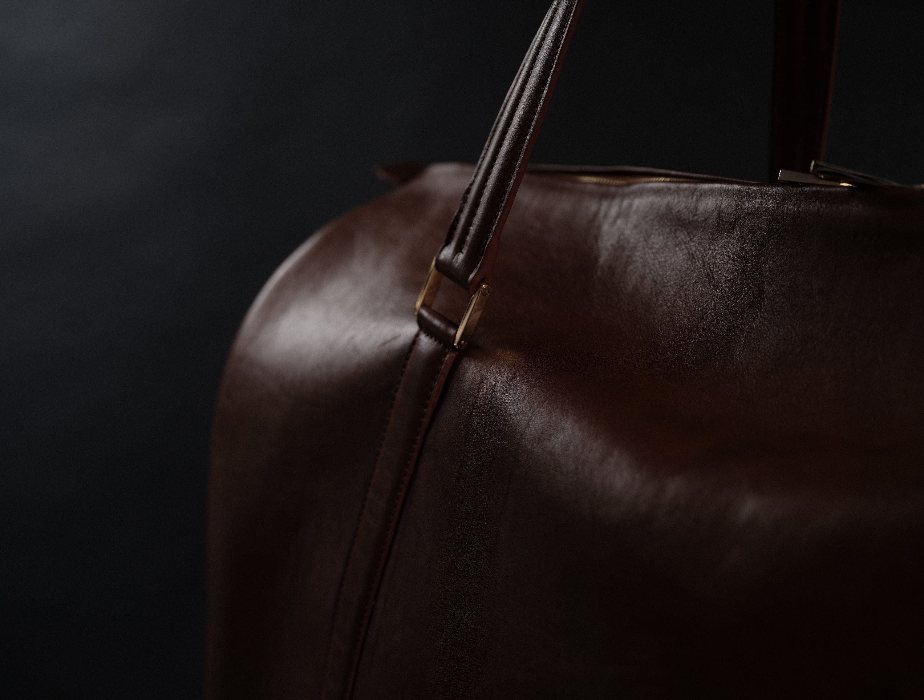 VOYAGE — handle attachment detail